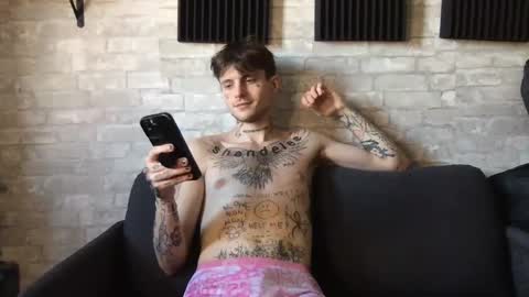 Snapshot of prettyboyszn chatting on December 2024 08:23:02 PM pretty boy online show from December 2024 08:23:02 PM