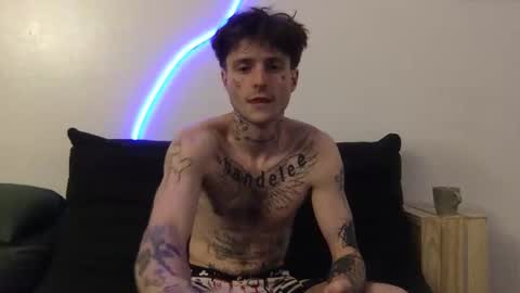 Snapshot of prettyboyszn chatting on October 2025 05:04:02 AM pretty boy online show from October 2025 05:04:02 AM