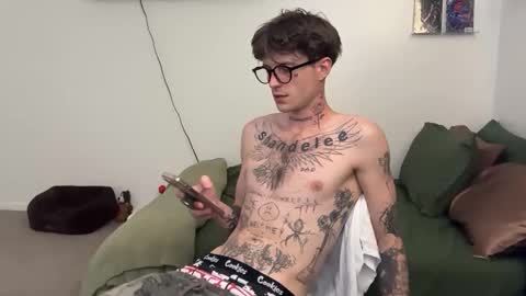 pretty boy online show from March 2026 03:01:02 AM