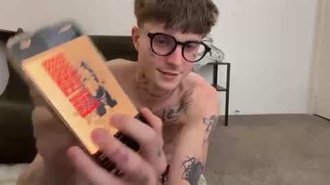 pretty boy online show from April 2026 02:01:01 AM