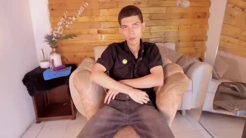 Snapshot of prettyboyy_13 chatting on November 2025 08:07:02 PM Camilo online show from November 2025 08:07:02 PM