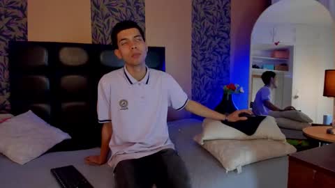 Snapshot of prettyboyy_13 chatting on December 2025 02:41:02 AM Camilo online show from December 2025 02:41:02 AM