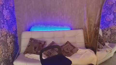 Snapshot of prettyboyy_13 chatting on December 2025 03:33:02 AM Camilo online show from December 2025 03:33:02 AM