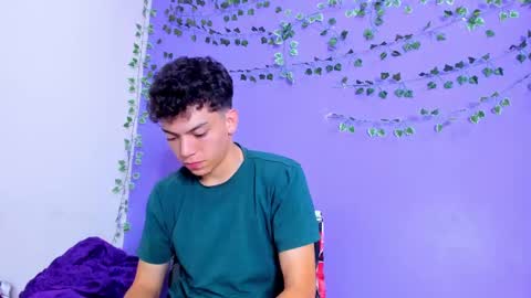 Snapshot of prettybunnies08 chatting on February 2025 12:17:02 AM Enzo Denis online show from February 2025 12:17:02 AM