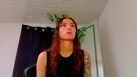 Snapshot of prettybunnies08 chatting on November 2025 08:13:02 PM Enzo Denis online show from November 2025 08:13:02 PM