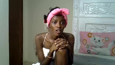 Snapshot of prettybunnny chatting on October 2025 11:47:02 PM Bunny online show from October 2025 11:47:02 PM