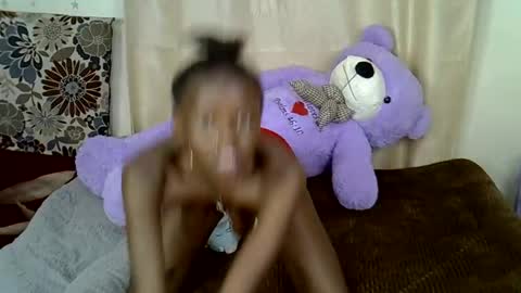 Snapshot of prettybunnny chatting on November 2025 10:43:01 PM Bunny online show from November 2025 10:43:01 PM