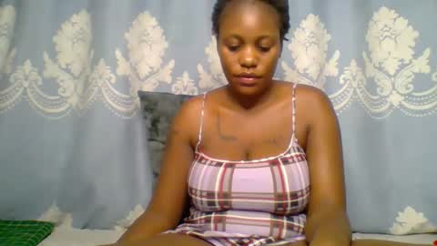 SHANIA online show from November 2025 07:36:03 PM