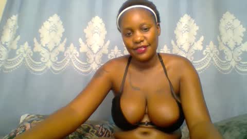 SHANIA online show from November 2025 11:53:02 AM