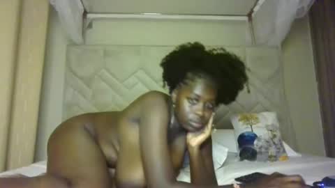 Snapshot of prettydulce chatting on March 2026 03:45:02 AM prettydulce online show from March 2026 03:45:02 AM