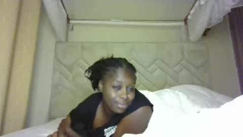 Snapshot of prettydulce chatting on April 2026 03:39:02 PM prettydulce online show from April 2026 03:39:02 PM