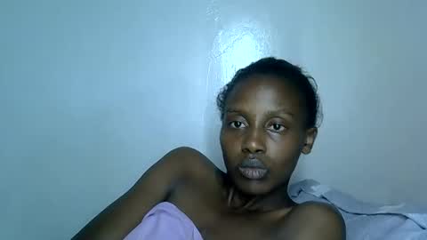 Snapshot of prettyelsie chatting on December 2025 09:02:01 PM Prettiesexxy online show from December 2025 09:02:01 PM