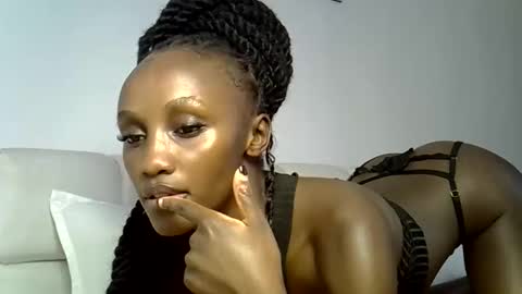 Snapshot of prettygee21 chatting on January 2026 12:21:02 PM Pretty darkskin doll online show from January 2026 12:21:02 PM