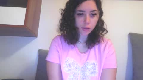 prettyjulliette online show from December 2025 12:34:02 PM