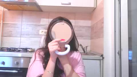 prettyjulliette online show from April 2026 12:10:02 PM