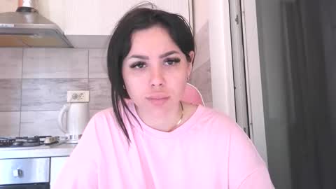 prettyjulliette online show from May 2026 10:32:01 AM