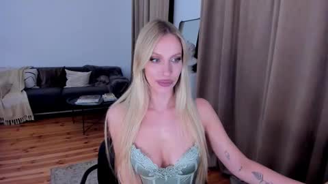 Snapshot of prettyk1ller chatting on September 2025 11:28:01 PM Eva online show from September 2025 11:28:01 PM