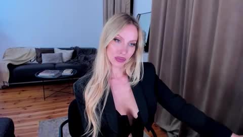 Snapshot of prettyk1ller chatting on October 2025 11:47:01 PM Eva online show from October 2025 11:47:01 PM