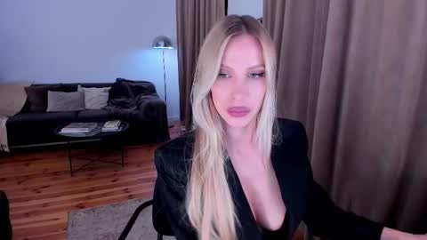 Snapshot of prettyk1ller chatting on October 2025 11:49:01 PM Eva online show from October 2025 11:49:01 PM