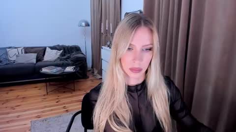 Snapshot of prettyk1ller chatting on November 2025 01:33:01 AM Eva online show from November 2025 01:33:01 AM