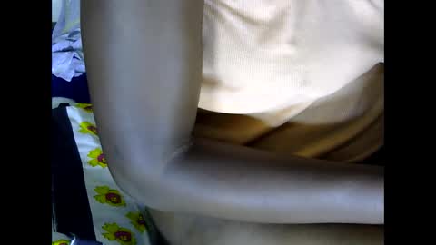 prettymish25 online show from December 2025 05:48:01 AM