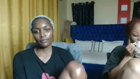 Snapshot of prettyquee chatting on June 2026 06:52:01 PM sasha online show from June 2026 06:52:01 PM