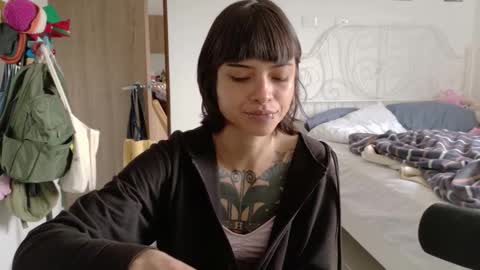 Snapshot of prettyrare chatting on February 2026 06:50:02 PM Juli online show from February 2026 06:50:02 PM