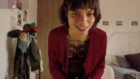 Snapshot of prettyrare chatting on February 2026 10:05:02 PM Juli online show from February 2026 10:05:02 PM