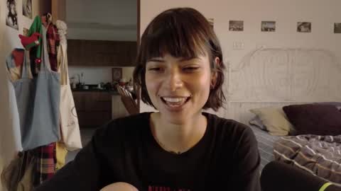 Snapshot of prettyrare chatting on February 2026 10:19:02 PM Juli online show from February 2026 10:19:02 PM