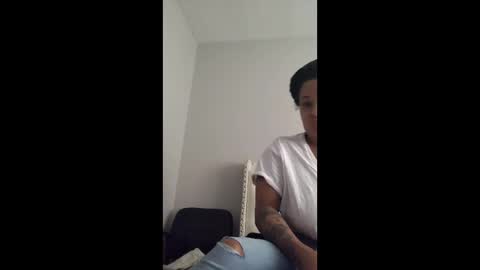 prettyred2026 online show from May 2026 02:44:02 PM