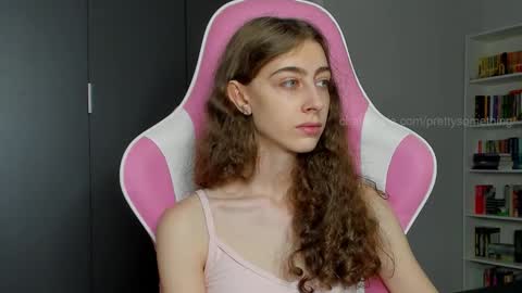 Sophie  next stream will be at Monday  i will wait you guys  online show from September 2025 06:25:02 AM