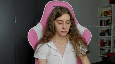 Sophie  next stream will be at Monday  i will wait you guys  online show from September 2025 05:53:02 AM