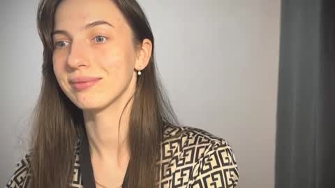 prettyyy_angel online show from September 2025 05:29:02 PM