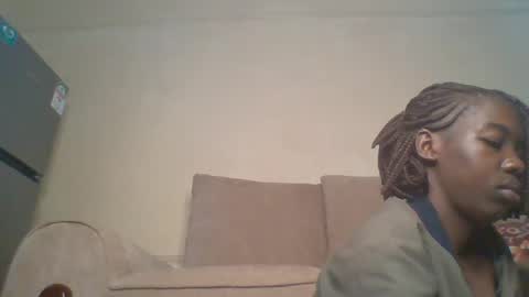 prettyzuzu online show from September 2025 05:31:02 AM