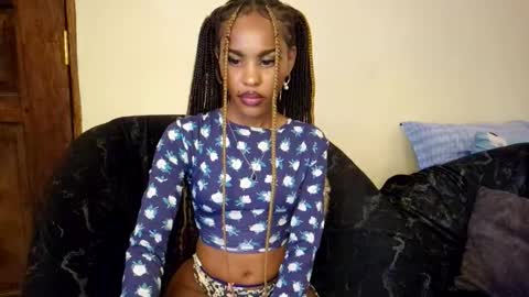 Snapshot of priceless_sexy chatting on February 2026 09:46:02 AM priceless_sexy online show from February 2026 09:46:02 AM