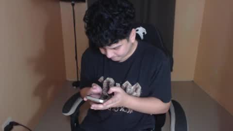 Snapshot of prince_killian chatting on May 2026 12:00:01 PM Killian online show from May 2026 12:00:01 PM