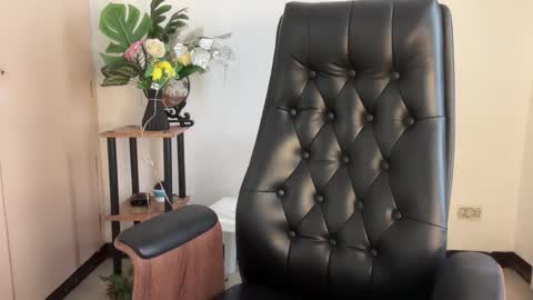 Snapshot of princecharlotte chatting on February 2026 03:03:01 AM Charls online show from February 2026 03:03:01 AM