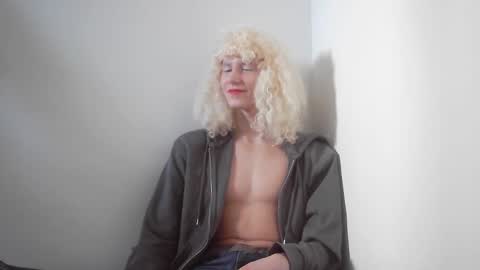 Blonde Prince online show from February 2026 08:35:01 AM