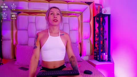 Snapshot of princess_helena_ chatting on January 2025 06:22:02 AM princess helena online show from January 2025 06:22:02 AM