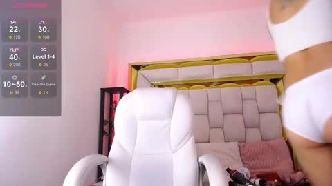 Snapshot of princess_helena_ chatting on February 2025 03:13:01 AM princess helena online show from February 2025 03:13:01 AM