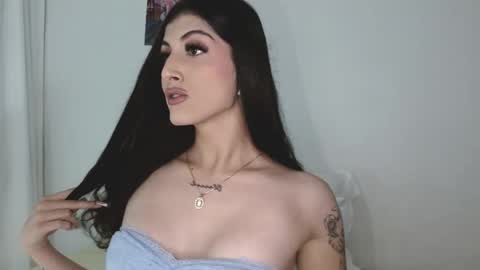 Sophie online show from December 2025 08:50:02 PM