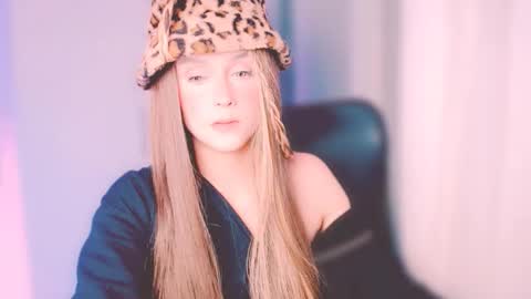 Snapshot of princess_peaach chatting on October 2025 02:06:02 AM ArianaJoliiee online show from October 2025 02:06:02 AM