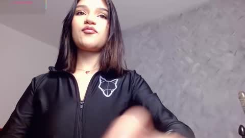 Roxxi  online show from February 2026 08:40:02 AM