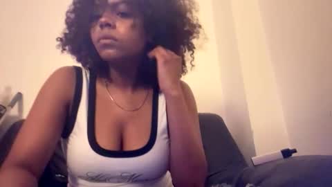 Snapshot of princessbellawellababy chatting on May 2026 10:32:02 AM princessbellawellababy online show from May 2026 10:32:02 AM