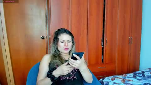 princessmariana25 online show from March 2026 06:33:01 PM
