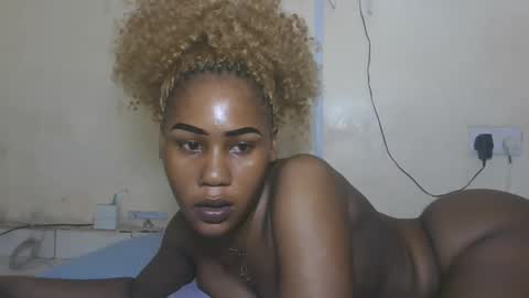 FENNY online show from November 2025 02:05:02 PM