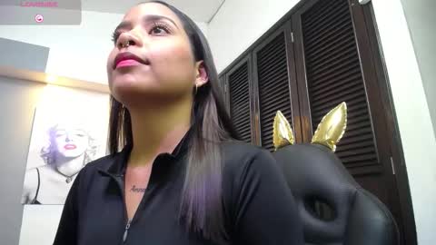 Snapshot of priya_raj_ chatting on December 2025 07:30:02 PM Priya Raj online show from December 2025 07:30:02 PM