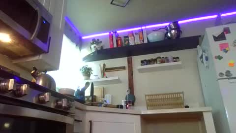 Properfuct online show from October 2025 09:48:02 PM