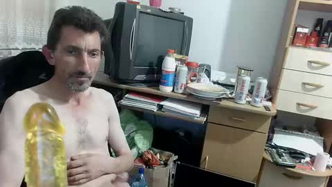 Mariusz online show from November 2025 11:43:02 PM