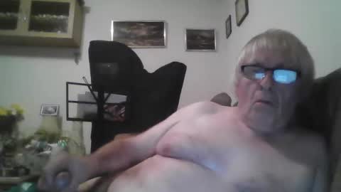Snapshot of proudwelshman chatting on December 2024 01:14:01 AM proudwelshman online show from December 2024 01:14:01 AM